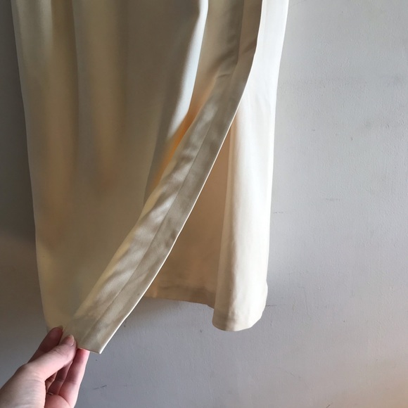 Minimalist 90s Talbots Cream Faux Wrap Midi Skirt 
Fully Lined in Silk CBK Style - Picture 6 of 9